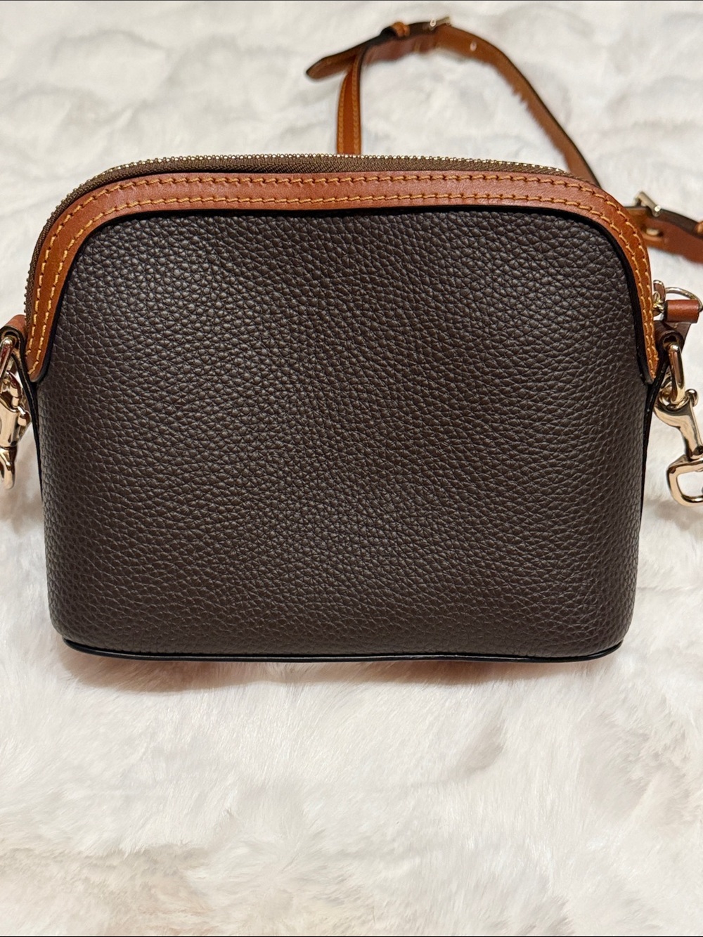 NWOT* Dooney & Bourke Heritage Domed Crossbody 18 - Picture 3 of 6